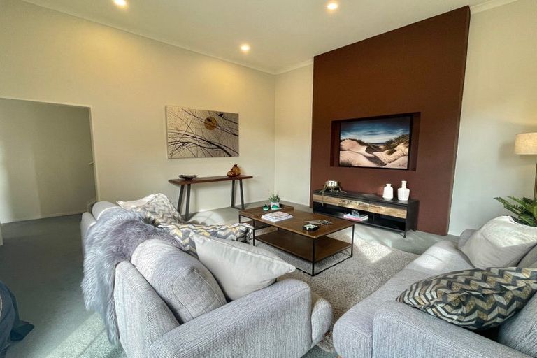 Photo of property in 15 Reidy Place, Pukekohe, 2120