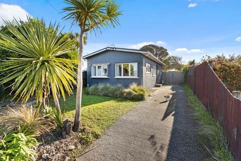 Photo of property in 22 Pacific Road, North New Brighton, Christchurch, 8083