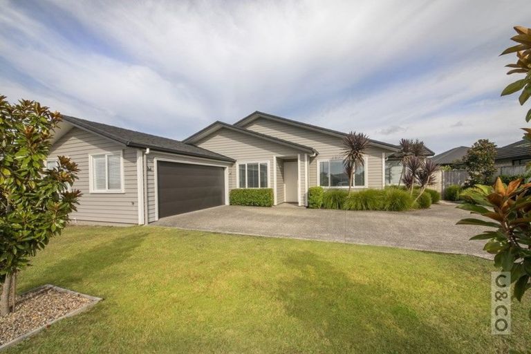 Photo of property in 12 Pohutukawa Parade, Riverhead, 0820