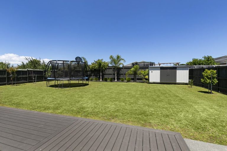 Photo of property in 7 Sir Lincoln Drive, Kumeu, 0810