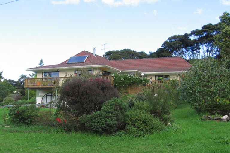 Photo of property in 11 Landing Road, Titirangi, Auckland, 0604