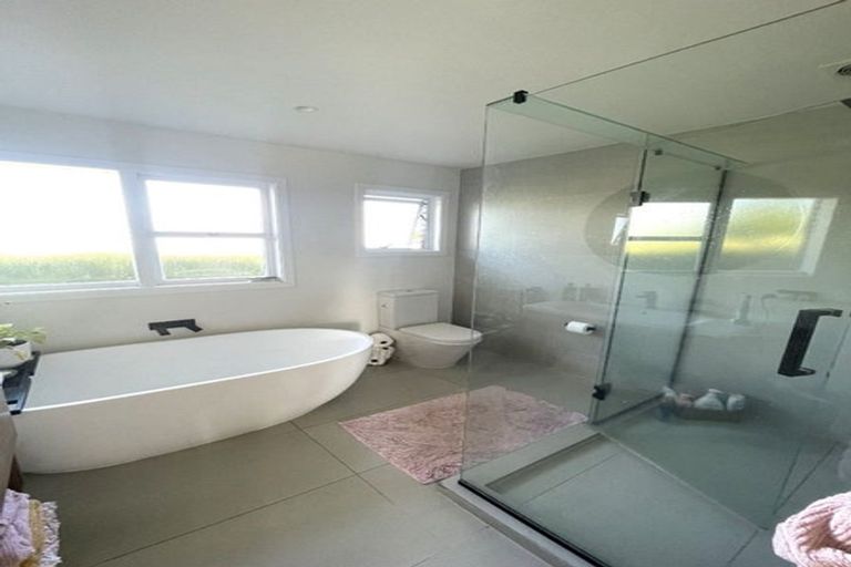 Photo of property in 8 Eskdale Road, Birkdale, Auckland, 0626