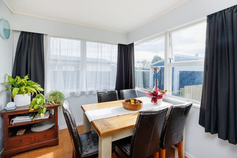 Photo of property in 31 Abraham Crescent, Milson, Palmerston North, 4414