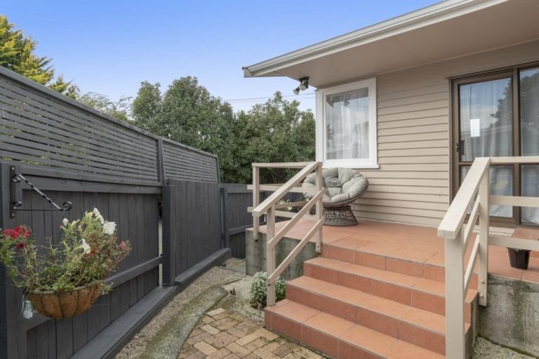 Photo of property in 2a Kaitemako Road, Welcome Bay, Tauranga, 3112