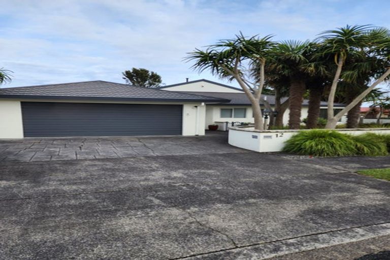 Photo of property in 12 Shelter Grove, Frankleigh Park, New Plymouth, 4310
