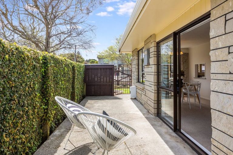 Photo of property in 2/6 Nikau Grove, Woburn, Lower Hutt, 5010