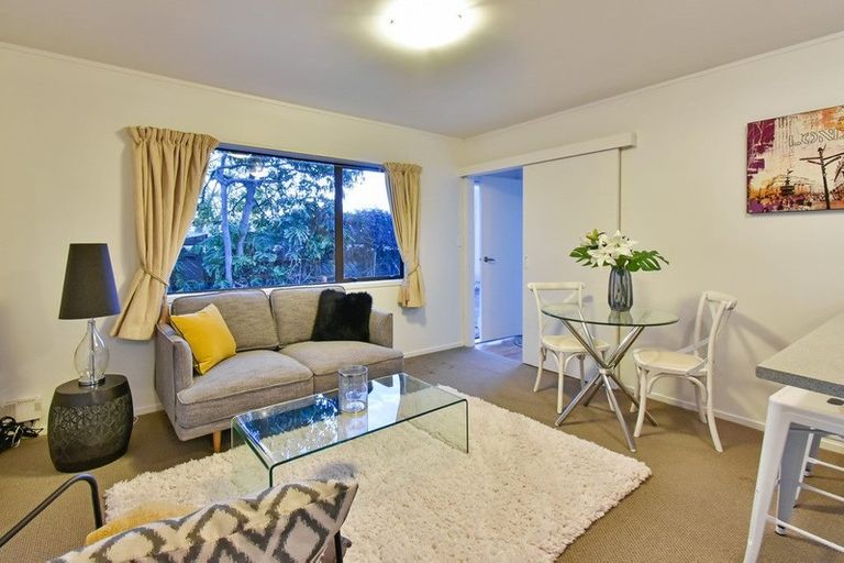 Photo of property in 8 Lloyd Avenue, Papatoetoe, Auckland, 2025