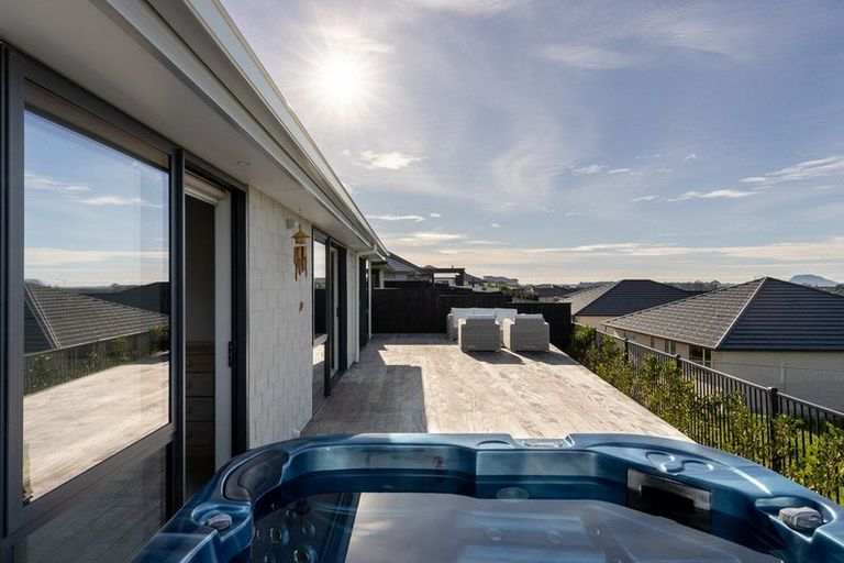 Photo of property in 39 Flounder Drive, Omokoroa, 3114
