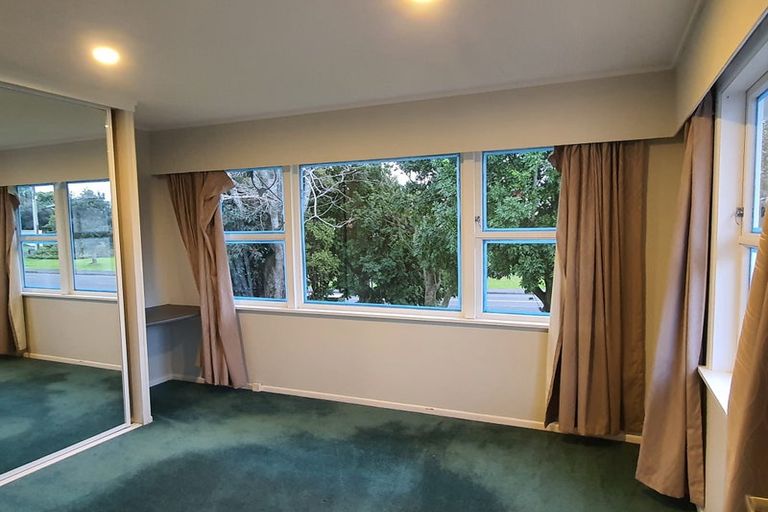 Photo of property in 61 Gloria Avenue, Te Atatu Peninsula, Auckland, 0610