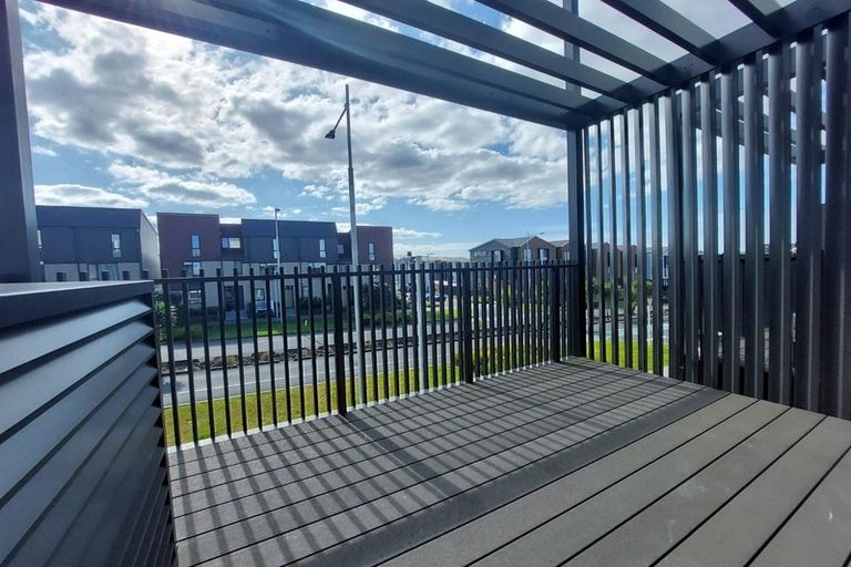 Photo of property in 10/4 Matimati Place, Hobsonville, Auckland, 0616