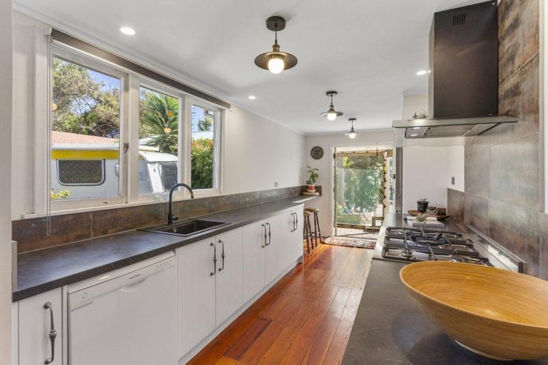 Photo of property in 29 Waitote Street, Castlecliff, Whanganui, 4501