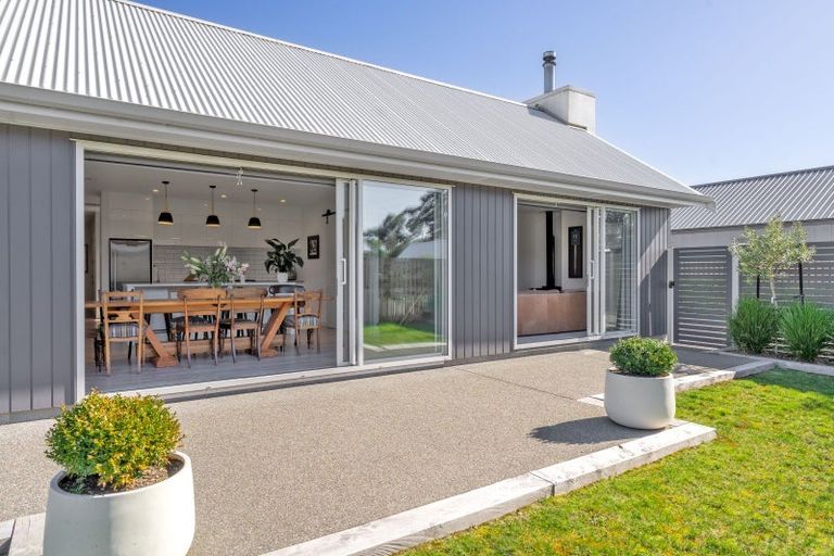 Photo of property in 8 Matai Grove, Greytown, 5712