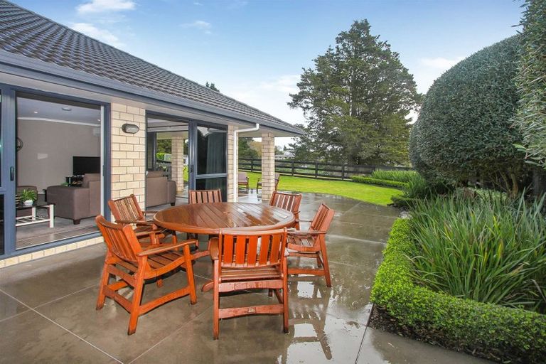 Photo of property in 35 Lough Bourne Drive, Pukekohe, 2120