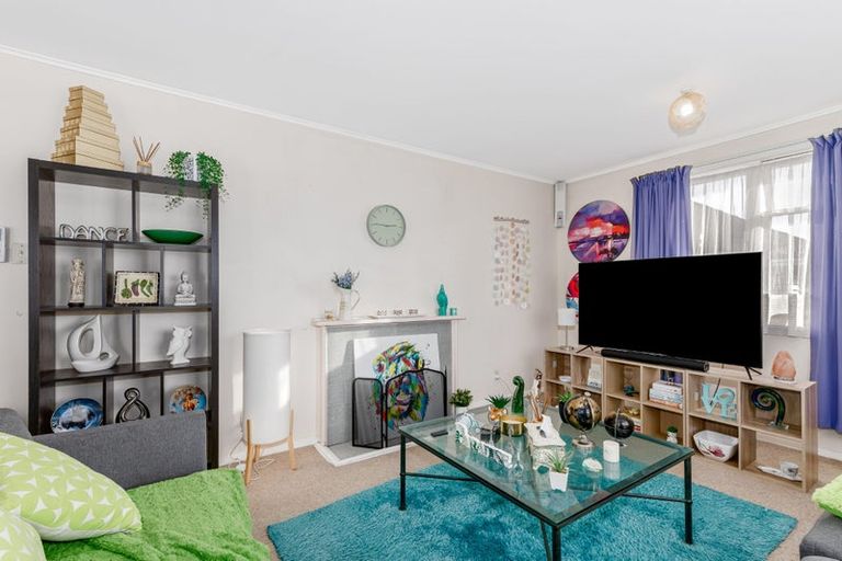 Photo of property in 10 Miranda Street, Cannons Creek, Porirua, 5024