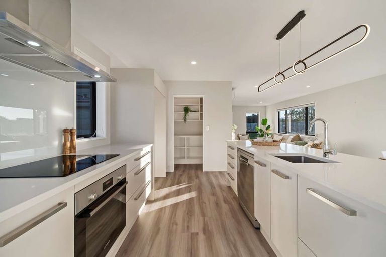 Photo of property in 1 Harrier Place, Amberley, 7410