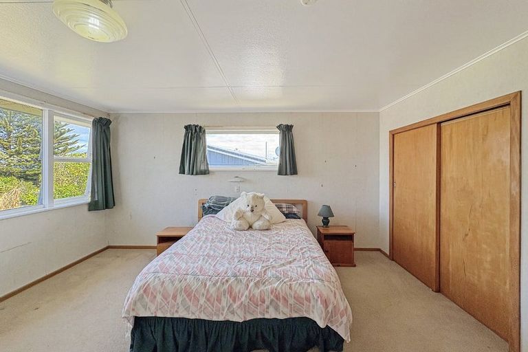 Photo of property in 140 Cornfoot Street, Castlecliff, Whanganui, 4501