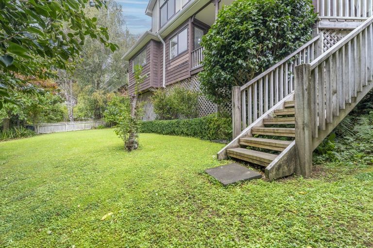 Photo of property in 6 Burbank Crescent, Churton Park, Wellington, 6037