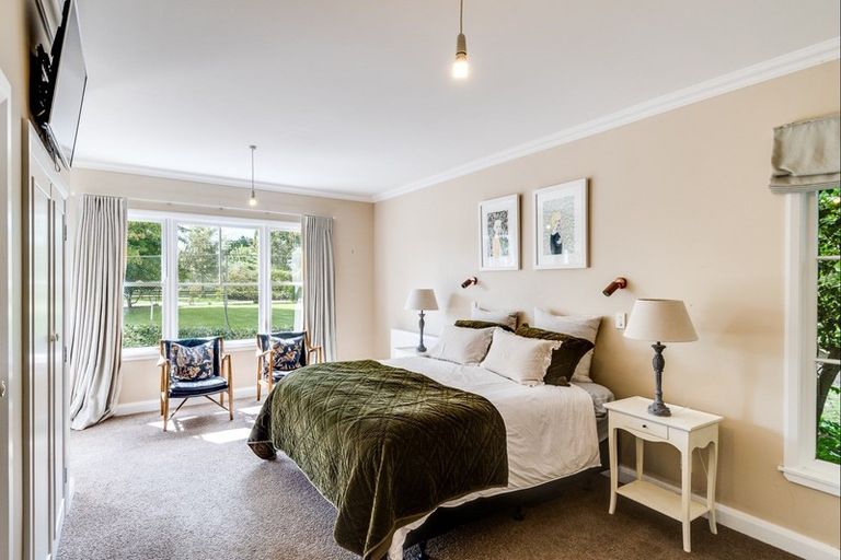 Photo of property in 32 Saint Andrews Road, Havelock North, 4130