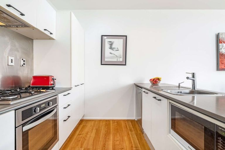 Photo of property in 76g Edmonton Road, Henderson, Auckland, 0612