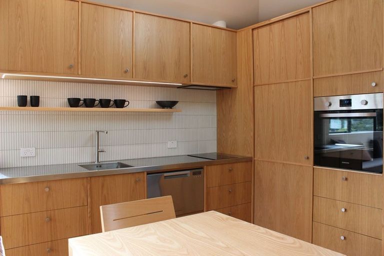 Photo of property in 7 Tanera Crescent, Brooklyn, Wellington, 6021