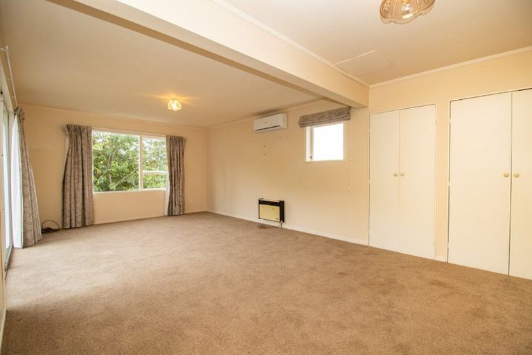 Photo of property in 17 Peterhouse Street, Tawa, Wellington, 5028