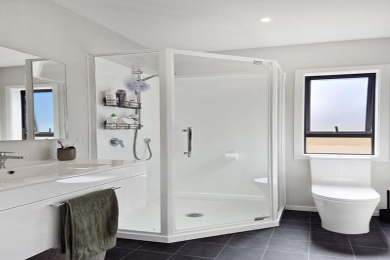 Photo of property in 13-15 Gillespie Street, Taita, Lower Hutt, 5011