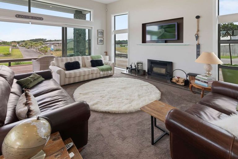 Photo of property in 3 Ngati Huia Place, Waitarere Beach, Levin, 5510