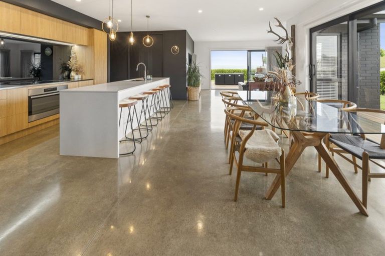 Photo of property in 17 Huntaway Close, Stoke, Nelson, 7011