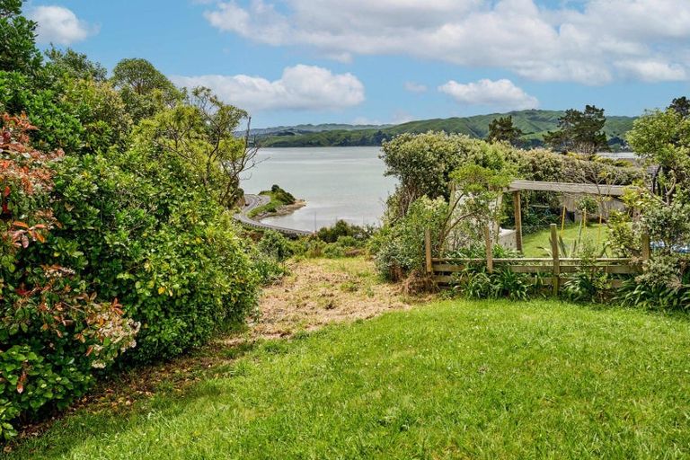 Photo of property in 44 Molyneux Close, Whitby, Porirua, 5024