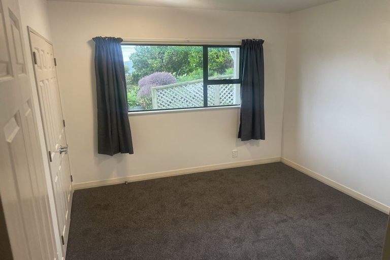 Photo of property in 12 Countess Close, Maupuia, Wellington, 6022