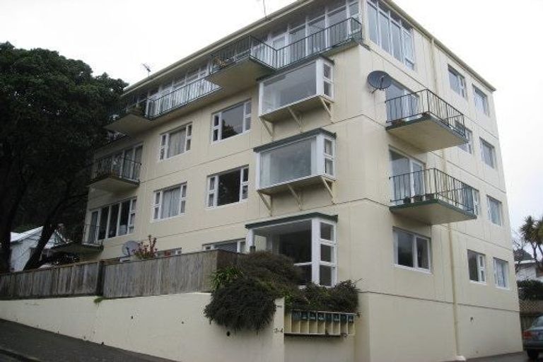Photo of property in 2u2 Scarborough Terrace, Mount Victoria, Wellington, 6011