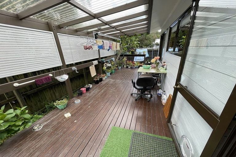 Photo of property in 1/202 Lake Road, Northcote, Auckland, 0627