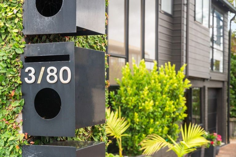 Photo of property in 3/80 Onewa Road, Northcote Point, Auckland, 0627