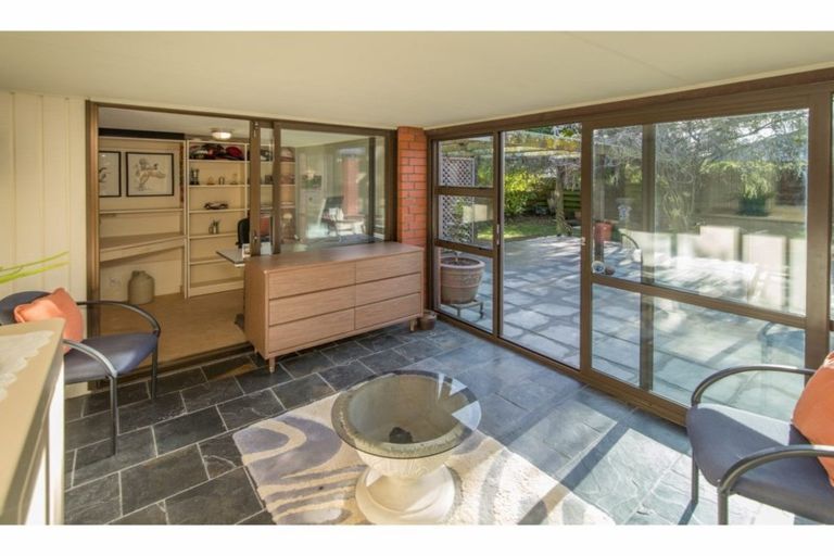 Photo of property in 2 Kent Lodge Avenue, Avonhead, Christchurch, 8042