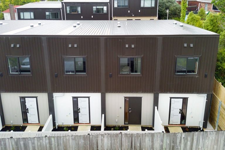 Photo of property in 10/52 Newington Road, Henderson, Auckland, 0612