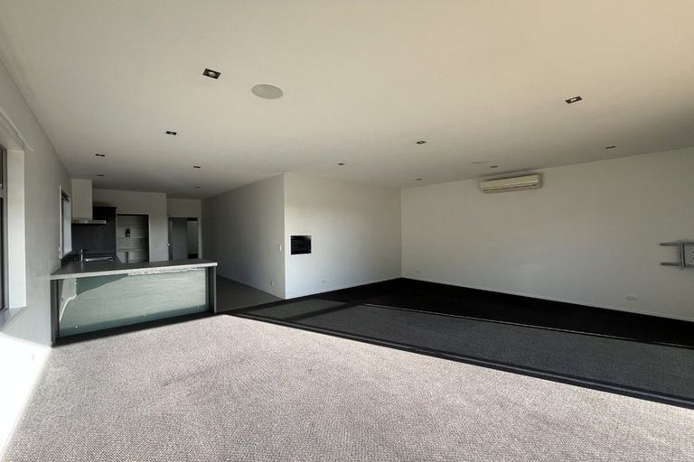 Photo of property in 292 Devon Street West, New Plymouth, 4310