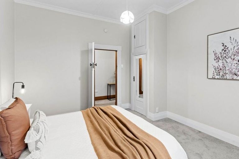 Photo of property in 241 Bay View Road, Saint Clair, Dunedin, 9012