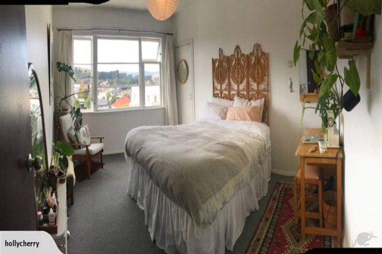 Photo of property in 8 Papawai Terrace, Mount Cook, Wellington, 6021