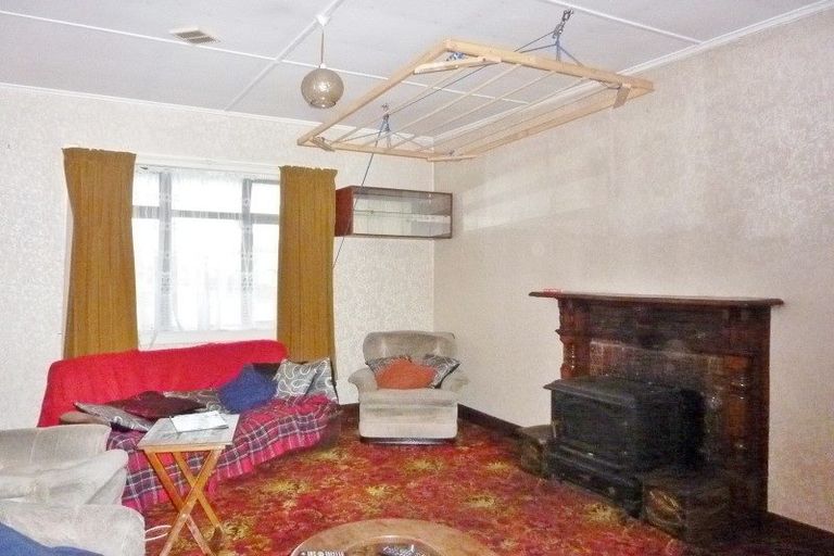 Photo of property in 14 Queen Street, Westport, 7825