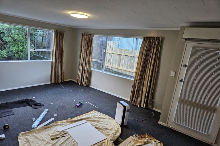 Photo of property in 51f1- Hartford Crescent, Totara Park, Upper Hutt, 5018