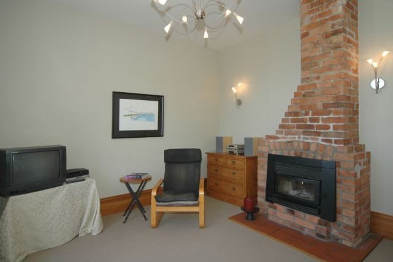 Photo of property in 19 Douglas Street, Mount Cook, Wellington, 6021