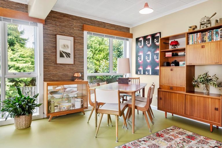 Photo of property in Victoria Court, 4u8 Queen Street, Mount Victoria, Wellington, 6011