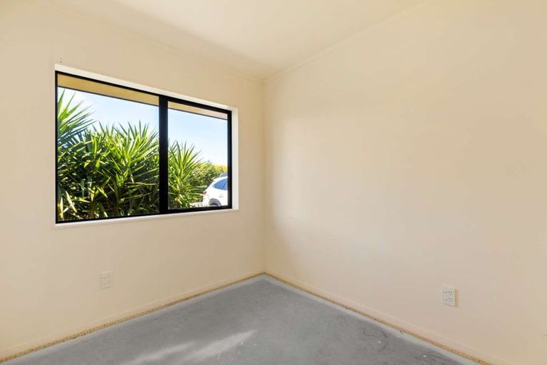 Photo of property in 10 Magnolia Drive, Waiuku, 2123