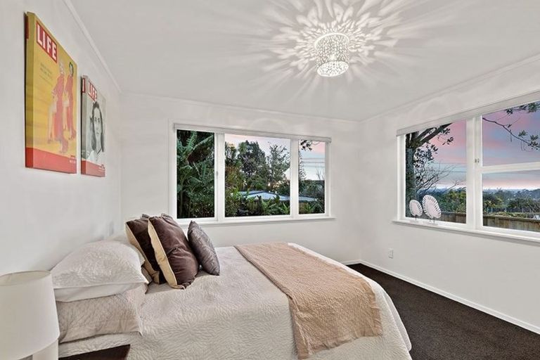 Photo of property in 27 Sunvue Road, Glen Eden, Auckland, 0602