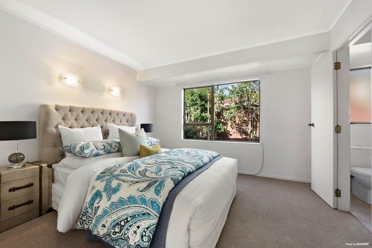 Photo of property in 13 Ciprian Place, Henderson, Auckland, 0612