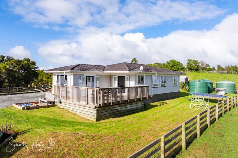 Photo of property in 194 Heatley Road, Whakapirau, Maungaturoto, 0583
