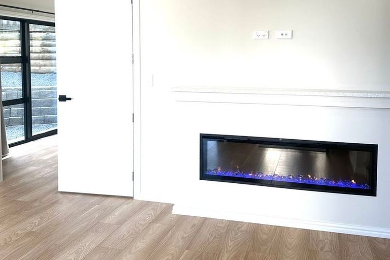 Photo of property in 17b Artesia Close, Shamrock Park, Auckland, 2016