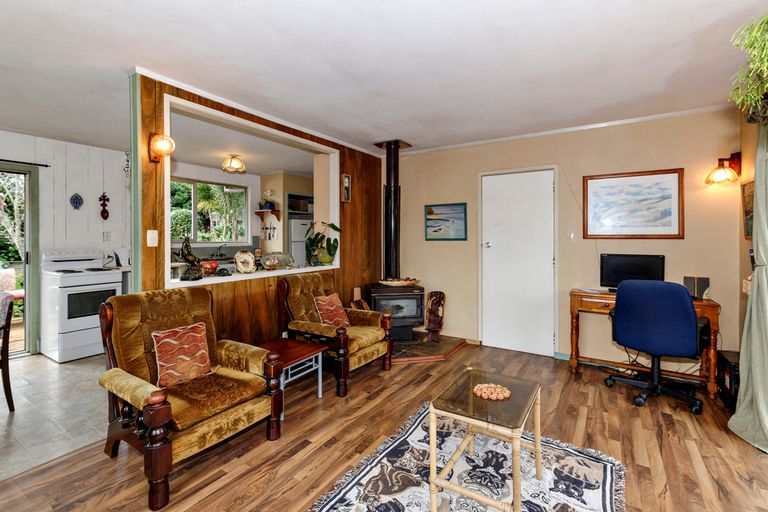 Photo of property in 34 Onedin Place, Titirangi, Auckland, 0604