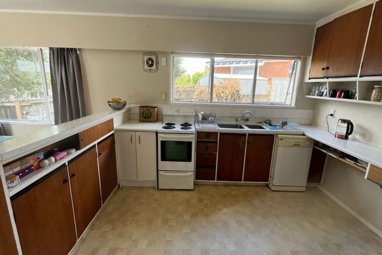 Photo of property in 28 Marcel Place, Glenfield, Auckland, 0629