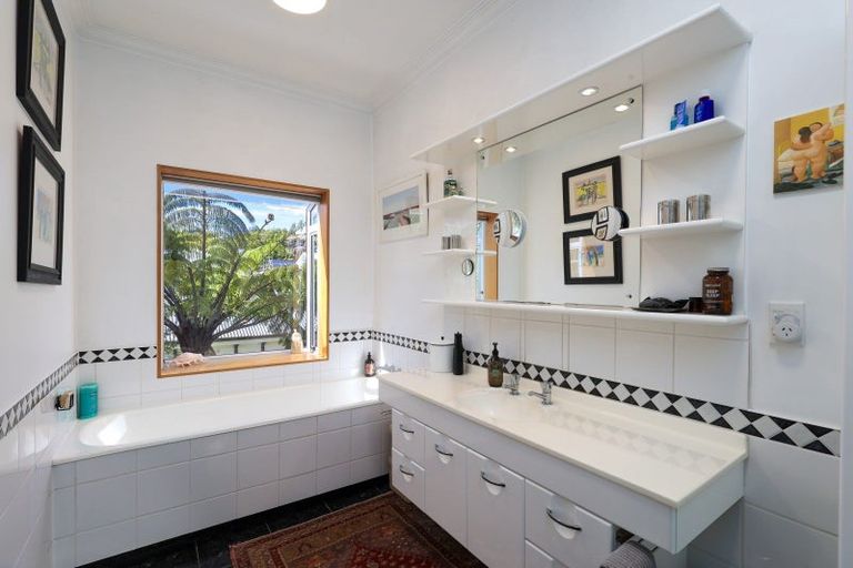 Photo of property in 22 Examiner Street, Nelson, 7010